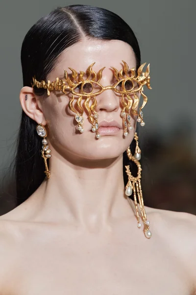 Look 66